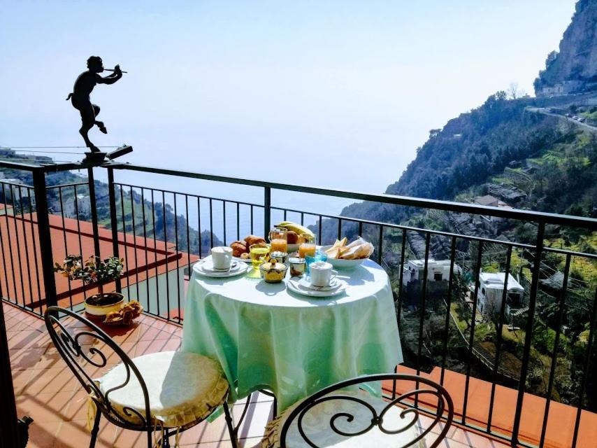 Bed and Breakfast Domus Gaia Amalfi Exterior foto
